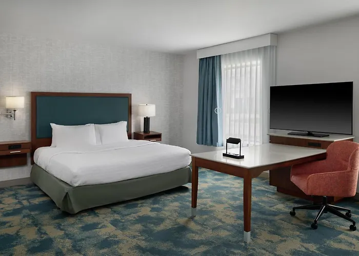 Hampton Inn & Suites Detroit/Troy