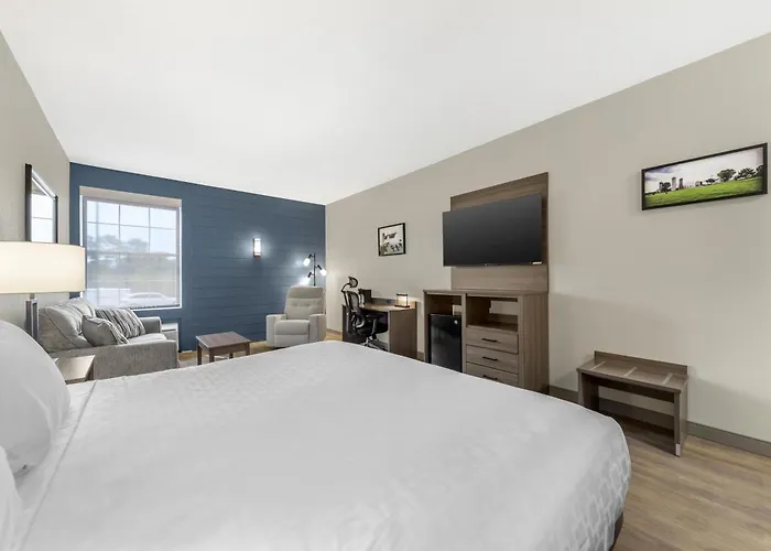 Best Western Plus Revere Inn & Suites