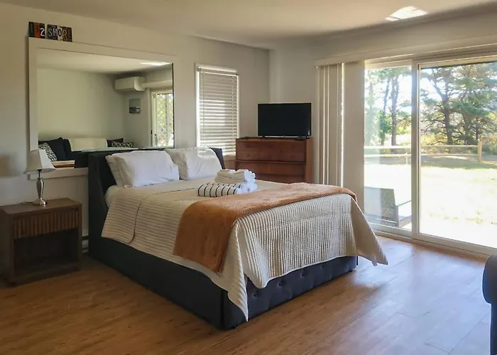 Large Studio With Patio And Pool