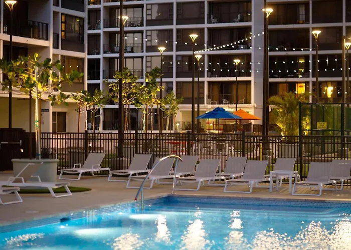 Unique Condo I Massive Patio I Modern 1Br Banyan I Washer Dryer I Free Parking I 5' Beach
