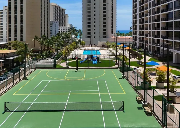 Unique Condo I Massive Patio I Modern 1Br Banyan I Washer Dryer I Free Parking I 5' Beach