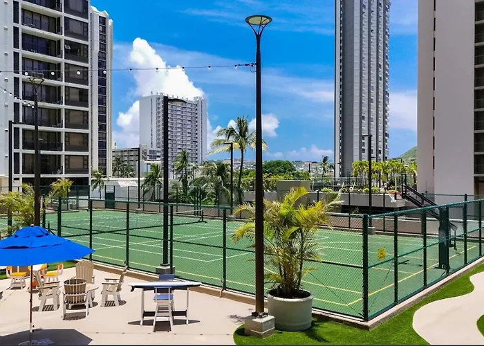Unique Condo I Massive Patio I Modern 1Br Banyan I Washer Dryer I Free Parking I 5' Beach