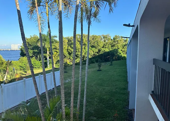 Riverview Inn