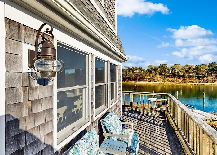 A Chatham Pearl On Oyster River