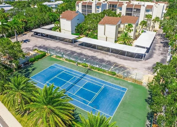 Siesta Key Beach - 2 Bedroom - 3 Beds - 3 Bathroom Duplex With Heated Swimming Pool