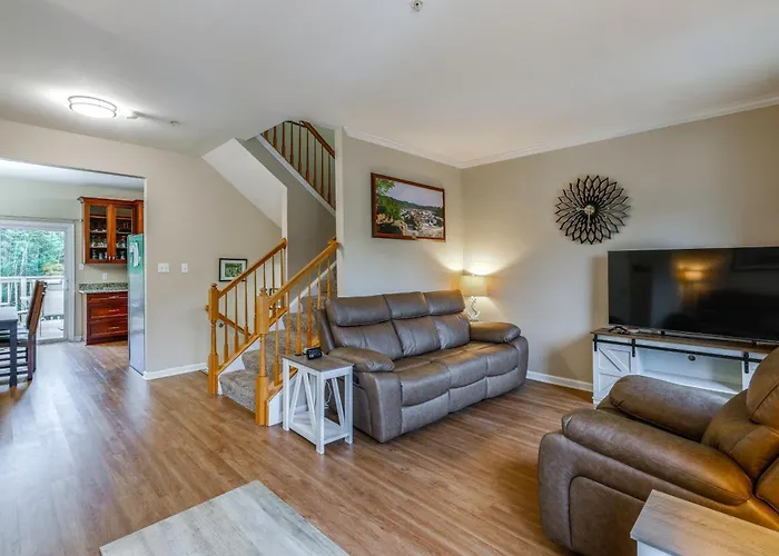 Pool Access & Deck: Bethany Beach Gem