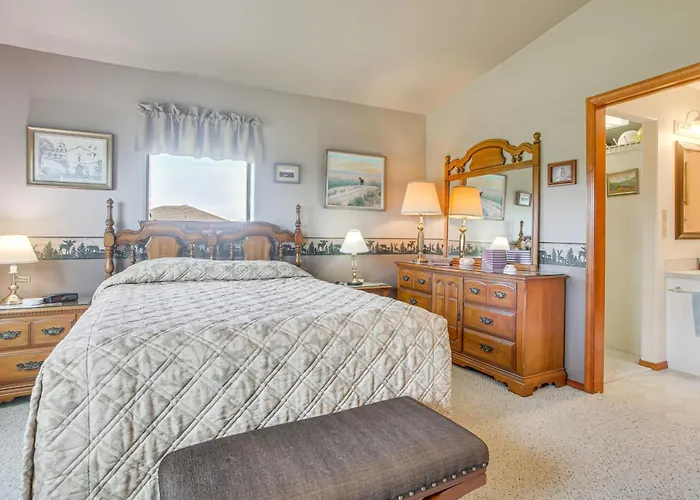 Charming Sequim House W/ Olympic Peninsula Views!