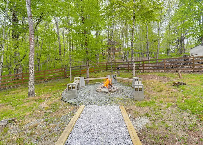 'Bear Crossing Chalet:' Beech Mountain Family Home