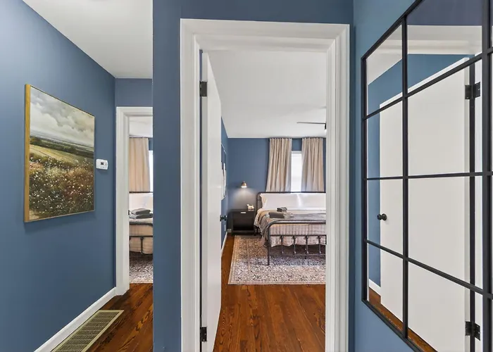 Chic Home With Huge Grassy Yard 7 Mins To Arrowhead Stadium
