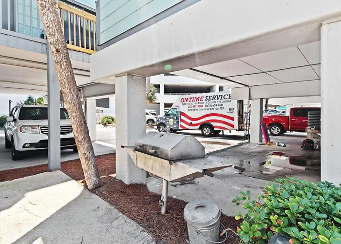 2-Bedroom Condo On Gulf Shores Beach W/Pool