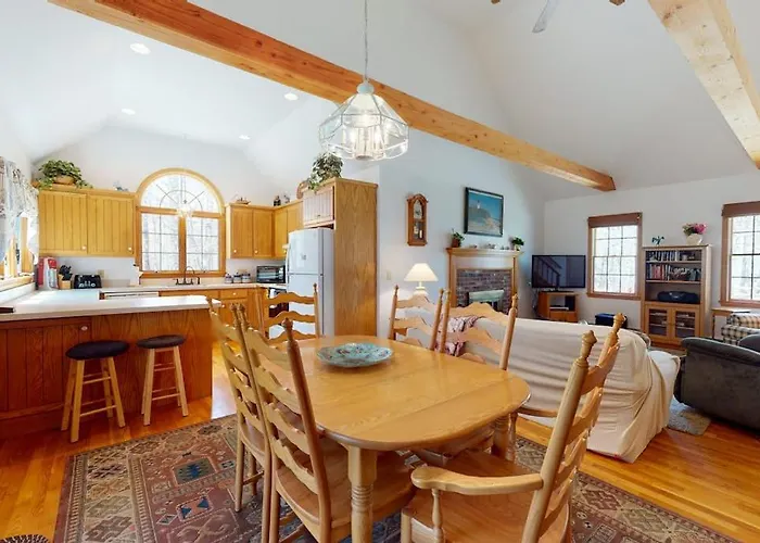 The Tranquil Heron Cottage
