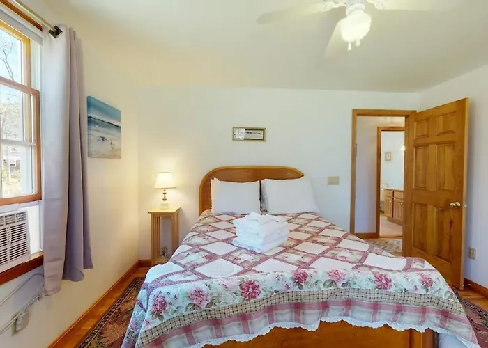 The Tranquil Heron Cottage