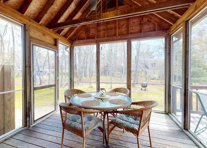 The Tranquil Heron Cottage