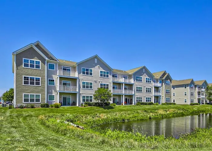 Grande At Canal Pointe 37502 Worcester Dr