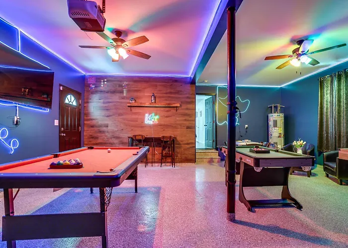 Hot Tub, Game Room & Fire Pit Near Kalahari