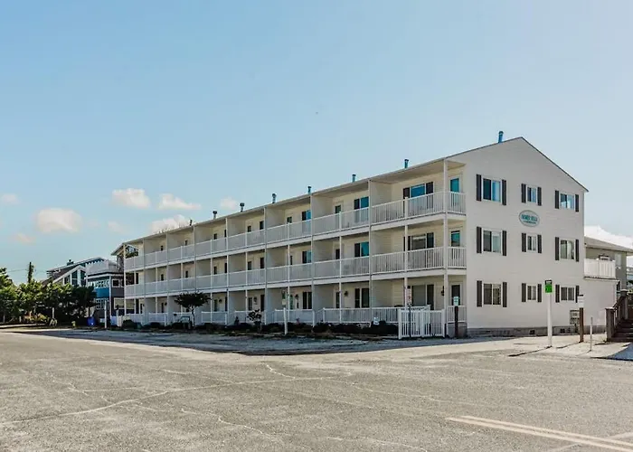 Dewey Villas --- 24 Dickinson Ave, Unit #8B