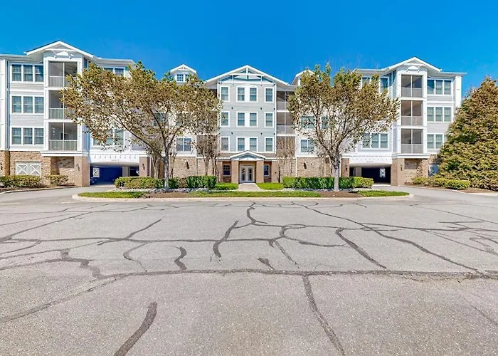 Bayside Resort --- 31574 Winterberry Pkwy Unit 305B