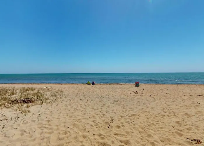 Maushop Village Beach Getaway