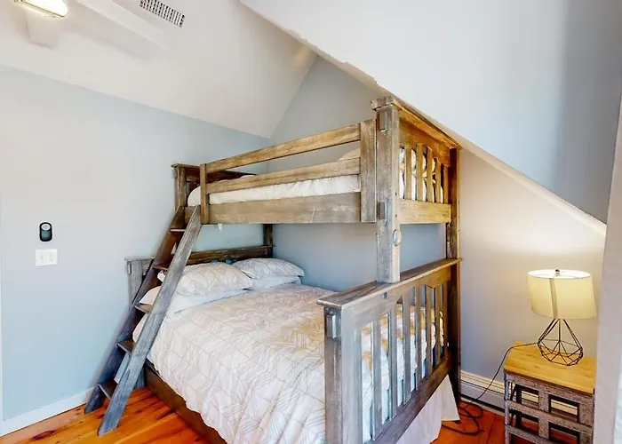 Maushop Village Beach Getaway