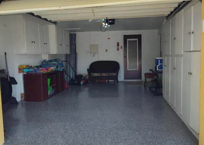 Comfortable Stay- Fully Stocked Home & Coffee Bar- All Essentials Provided