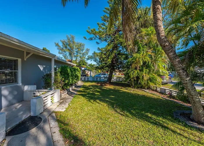 La Villa Aventura! North Miami'S Finest!