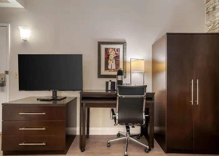 Best Western Plus St. Christopher Hotel