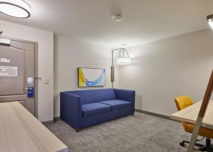 Holiday Inn Express Hotel & Suites Milwaukee Airport By Ihg