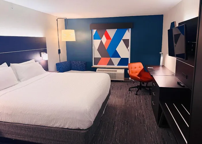 Holiday Inn Express Hotel & Suites Chester By Ihg