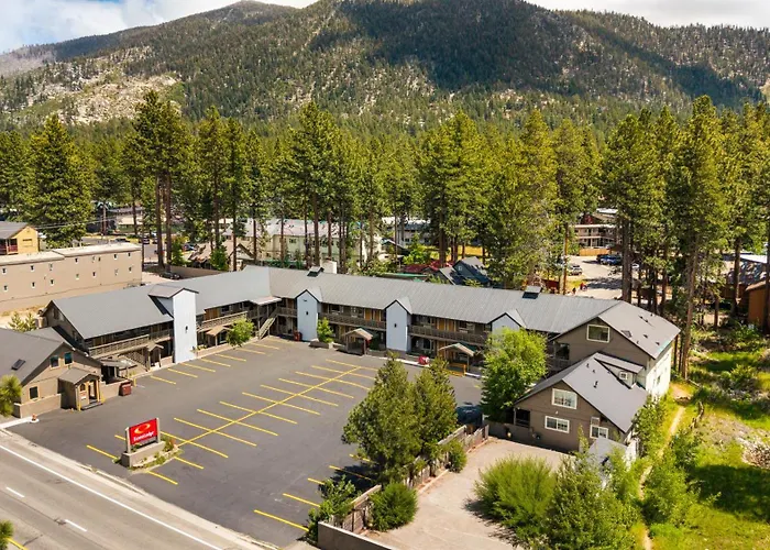 Econo Lodge Inn & Suites Heavenly Village Area