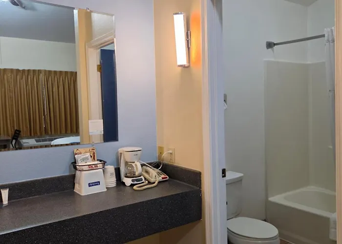 Travelodge By Wyndham Wenatchee