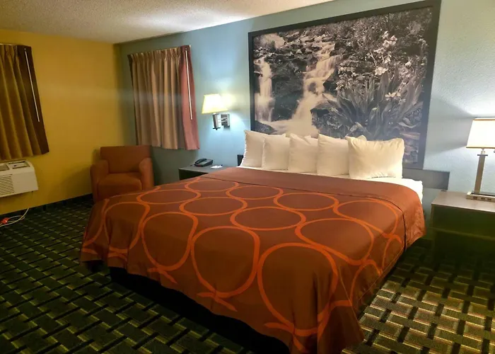 Super 8 By Wyndham Henderson North East Denver