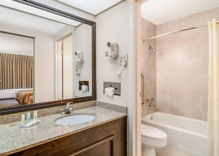Quality Inn Suwanee I-85