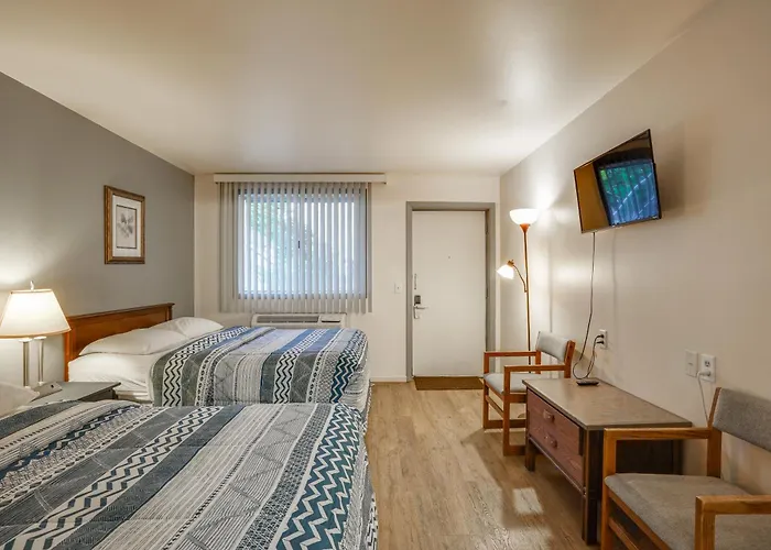 White Rose Inns & Motel