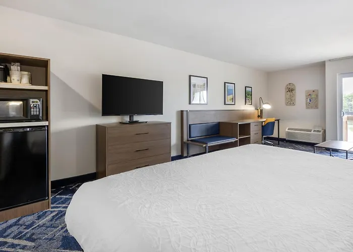 Best Western Indian Oak