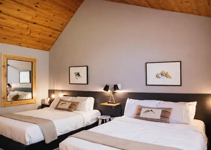 Summit View Inn