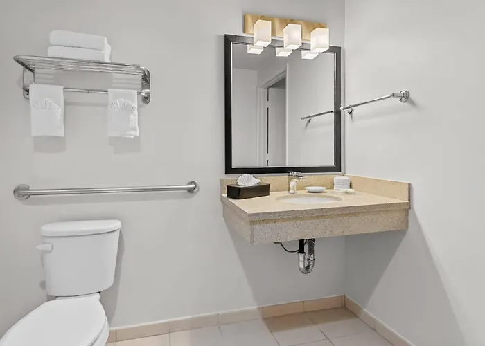 Quality Inn & Suites Hermosa Beach