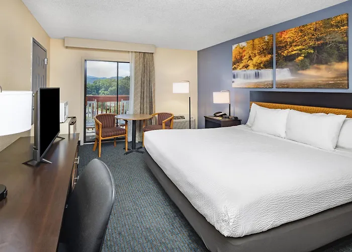 Days Inn By Wyndham Waynesville Nc
