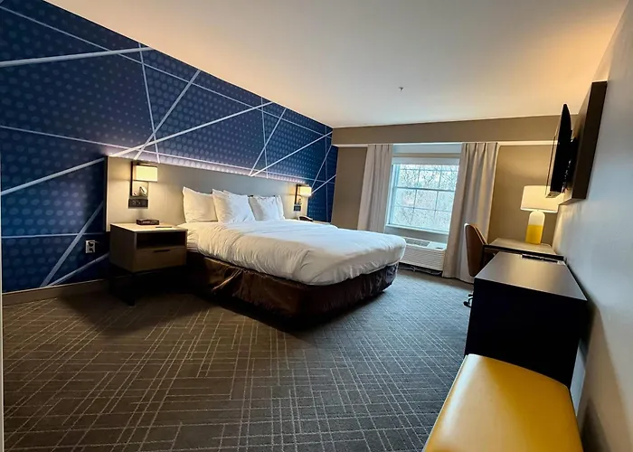 Comfort Inn & Suites Sturbridge-Brimfield