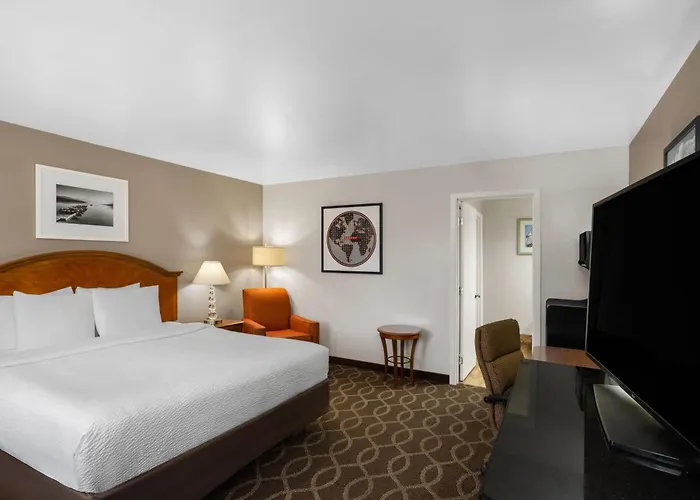 Ramada Bayside Inn & Suites Eureka