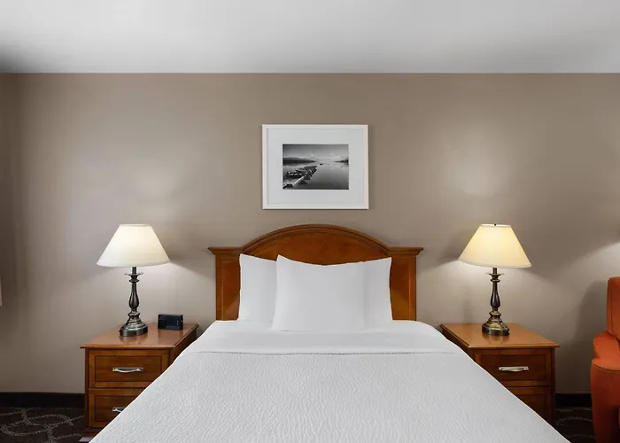 Ramada Bayside Inn & Suites Eureka
