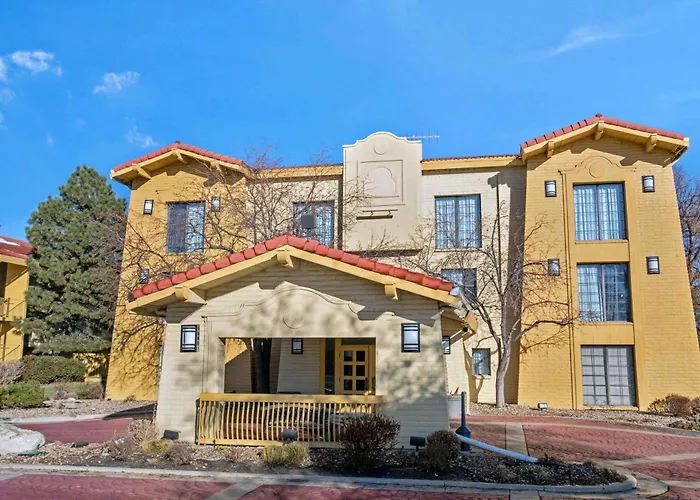 Travelodge By Wyndham Golden-Denver