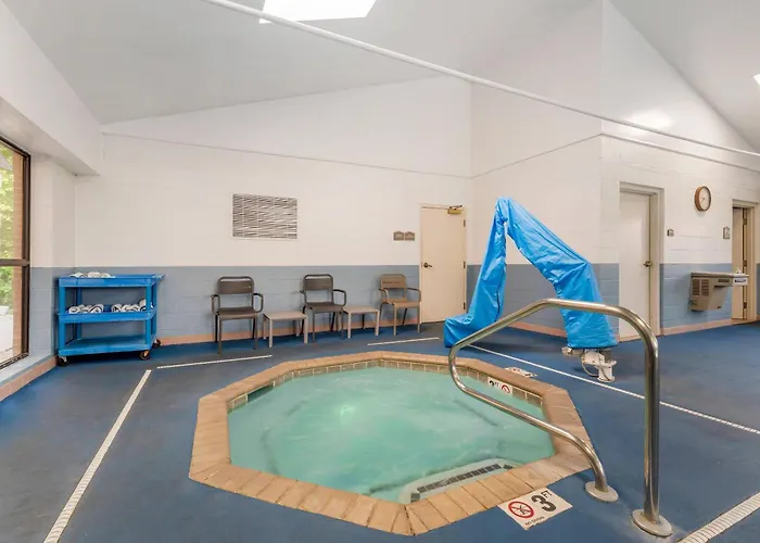 Comfort Inn & Suites Lavale - Cumberland