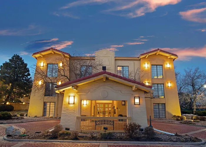 Travelodge By Wyndham Golden-Denver