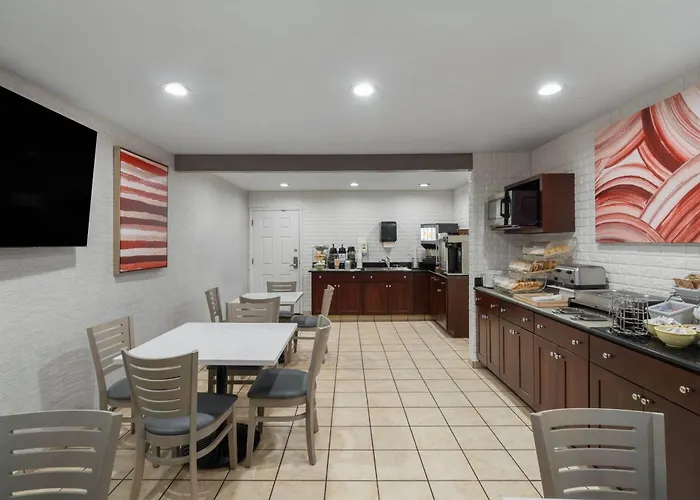 Ramada Bayside Inn & Suites Eureka