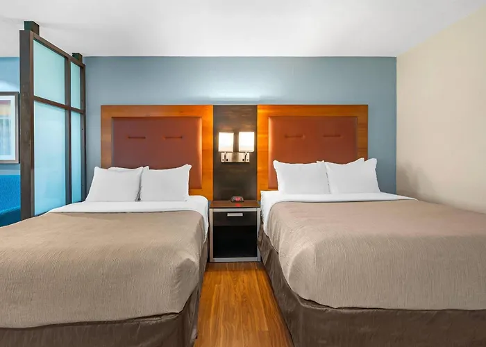 Quality Inn & Suites At Coos Bay