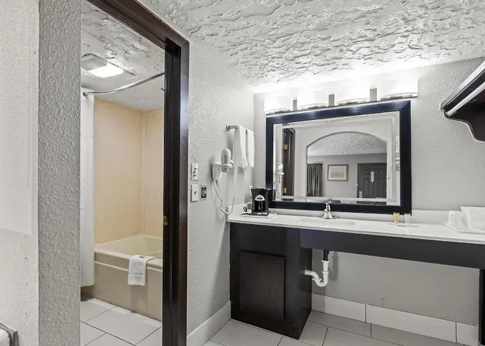 Super 8 By Wyndham Norman West Ok