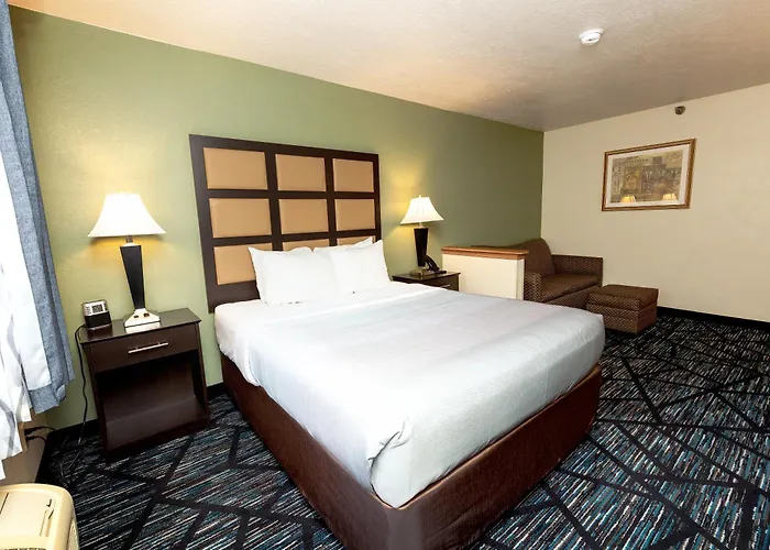 Quality Inn & Suites Marinette