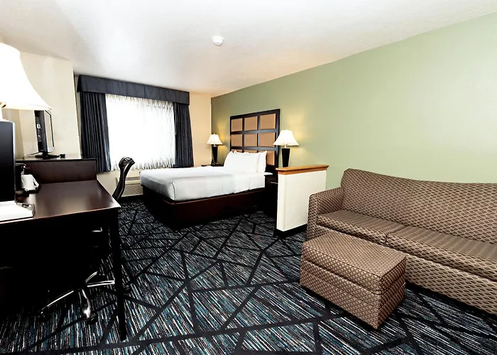Quality Inn & Suites Marinette