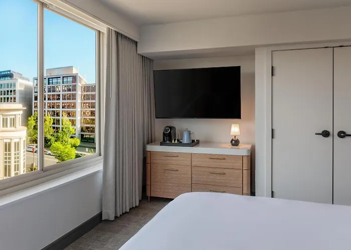 Beacon Hotel&Corporate Quarters Washington