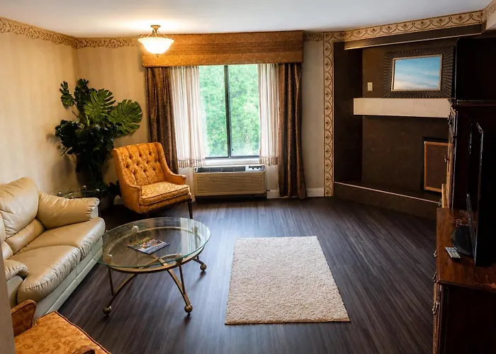 Chateau Royale Inn